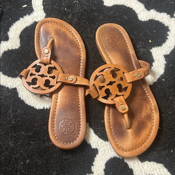 Tory Burch Tan Leather Thong Sandals - Picture 4 of 5